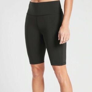 Athleta Ultimate Stash Pocket 9” Short
